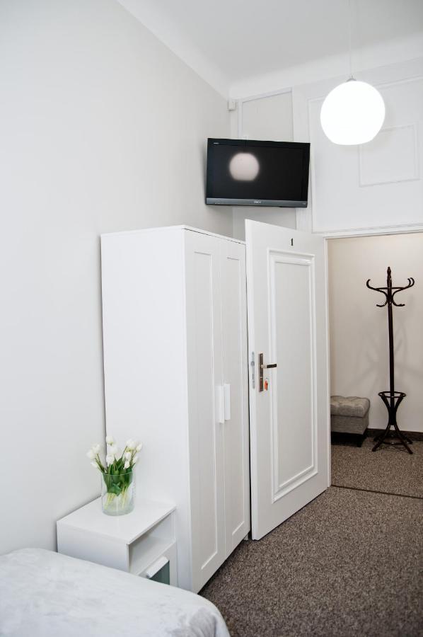 Rodmos Hostel Lublin Exterior foto